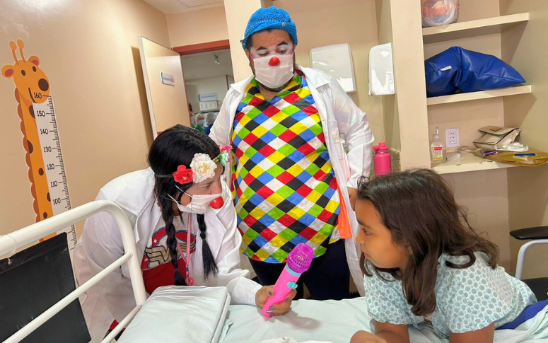 Hospital Estadual Leonardo Da Vinci promove ação de palhaçoterapia para pacientes e trabalhadores