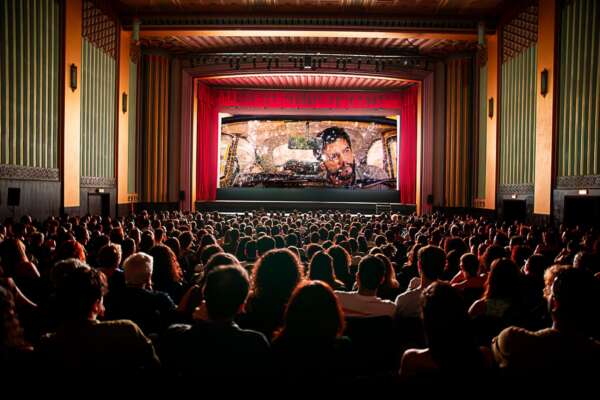 Sucesso internacional, O Agente Secreto segue em cartaz nos cinemas públicos da Secult Ceará