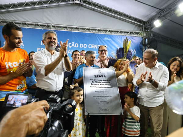 Governo do Ceará inaugura novo Centro de Educação Infantil e Areninha Indígena em Itarema
