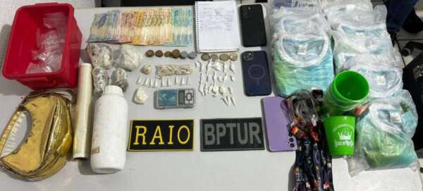 Casal suspeito de tráfico de drogas é preso pela PMCE com drogas em Icapuí