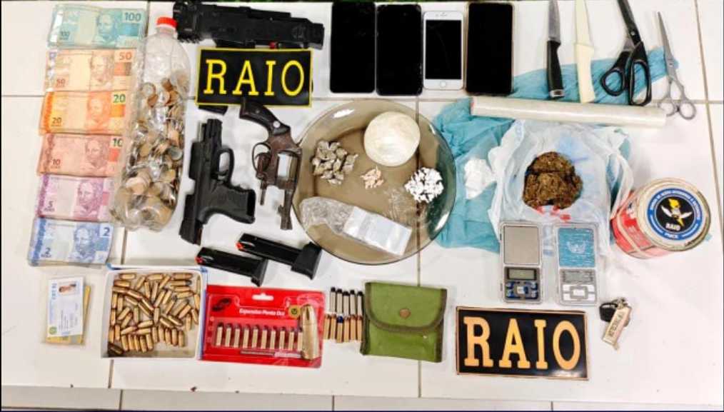 Durante ação em Crateús, Polícia Militar prende trio suspeito de tráfico e posse de arma de fogo
