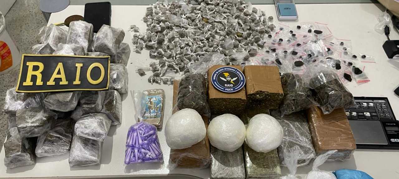 Após denúncia anônima, PMCE apreende cerca de 7kg de drogas em imóvel na Barra do Ceará