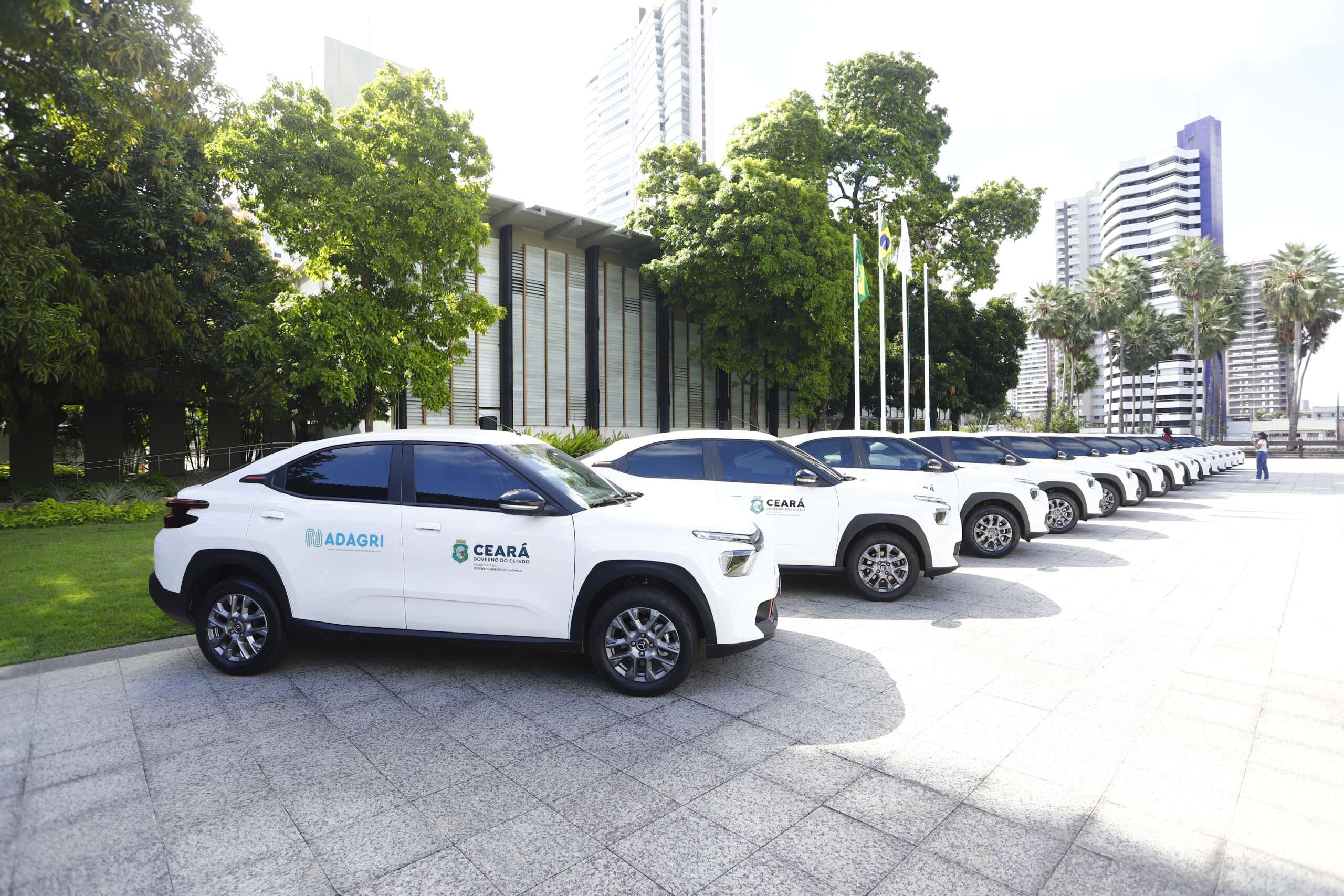 Governo do Estado reforça trabalho da Adagri com entrega de 20 novos veículos; frota chega a 79 unidades