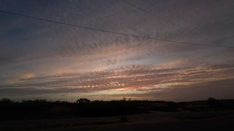 Ceará deve ter predomínio de tempo firme até terça-feira, com calor intenso no interior