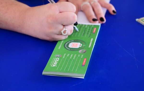 Governo do Ceará inicia distribuição do Vale Gás Social nesta segunda-feira